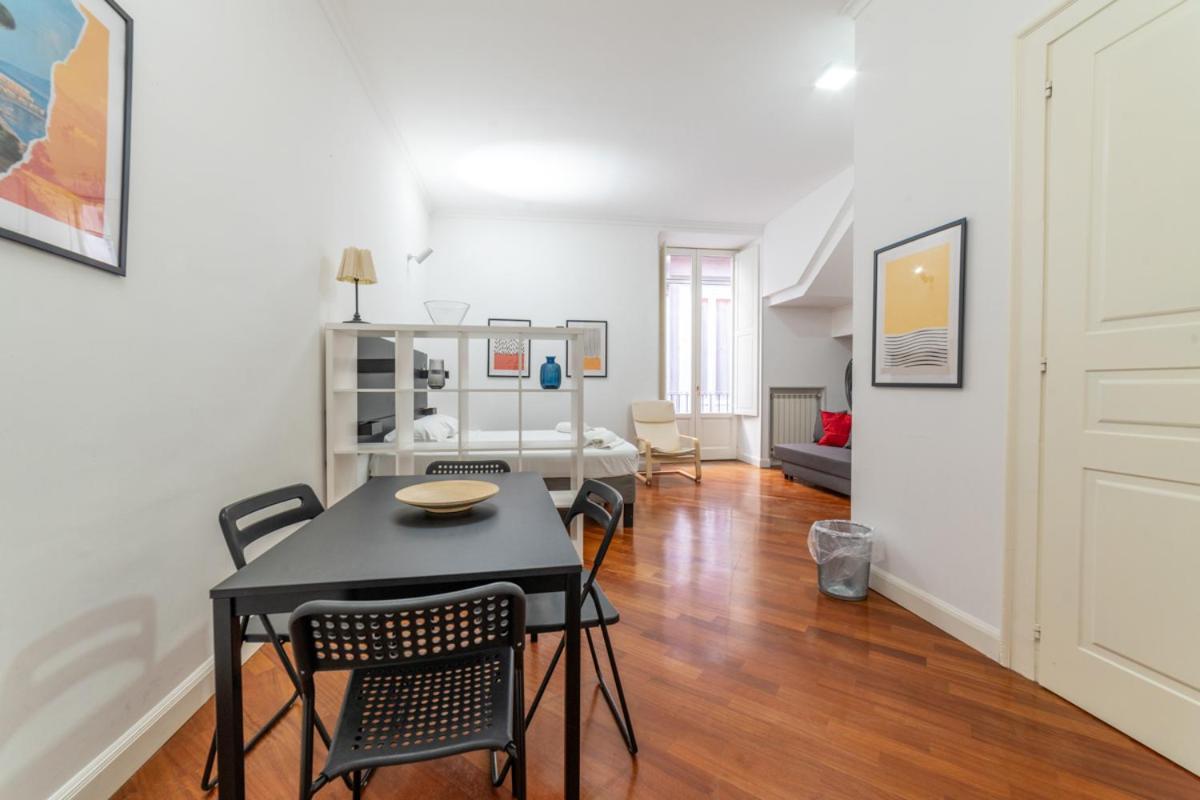 Via Atri 25 Apartment Napoli Bagian luar foto