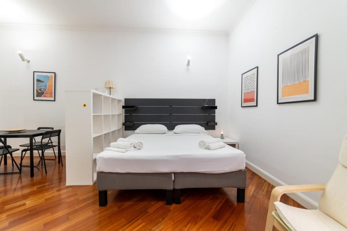 Via Atri 25 Apartment Napoli Bagian luar foto